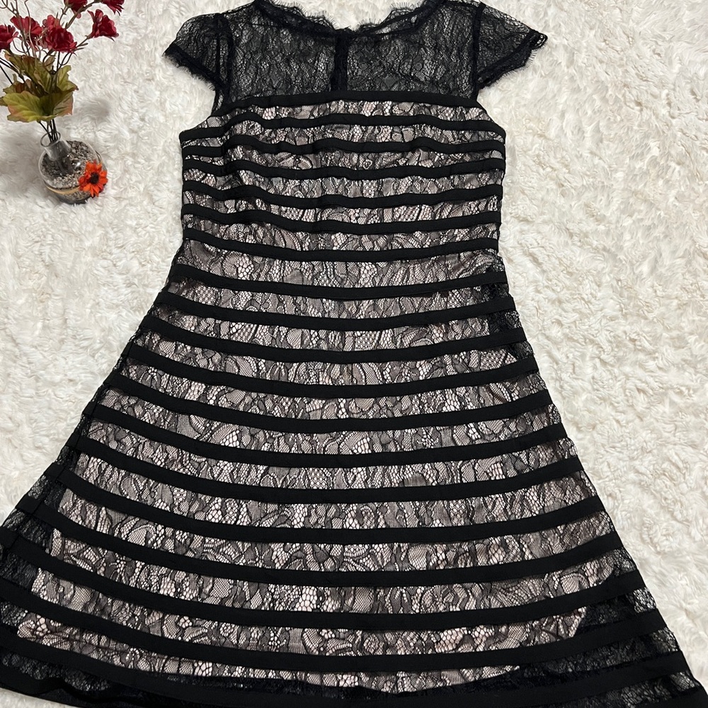 Adranna Papell Womens Black Lace Dress Size 12P Excellent condition. - Picture 4 of 15